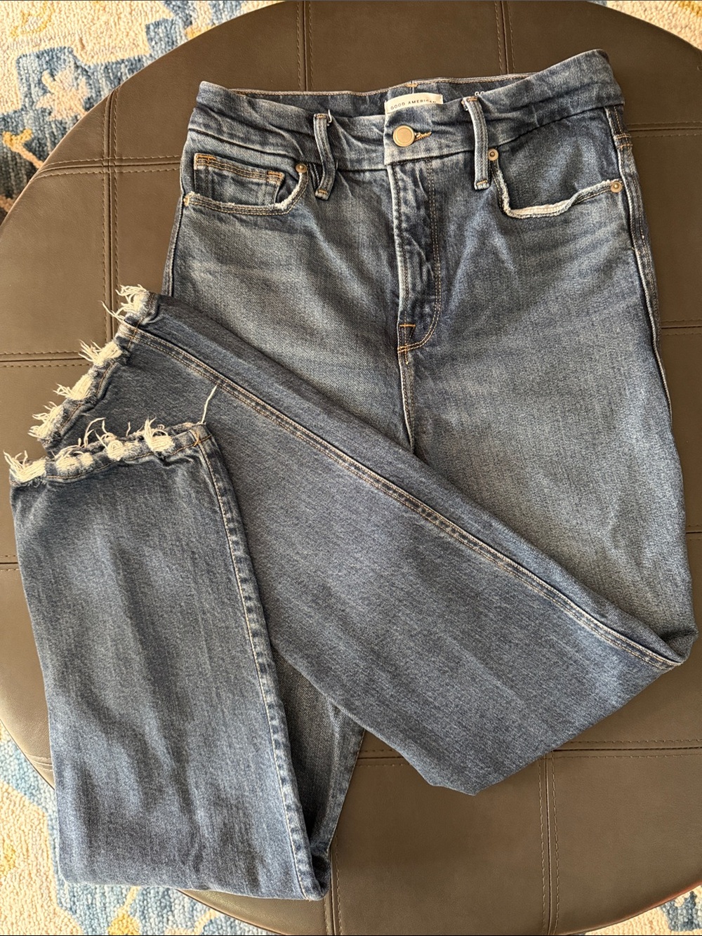 Good American Classic Blue Straight-Leg Jeans with Frayed Hem